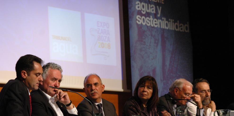 El consejero de Economía, Hacienda y Empleo, Alberto Larraz, participa en el IV Foro Permanente Agua y Sostenibilidad