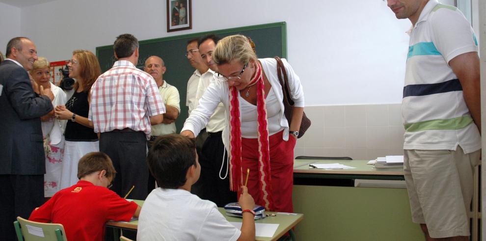 La consejera de Educación, Cultura y Deporte inaugura el C.P. El Espartidero del barrio zaragozano de Santa Isabel