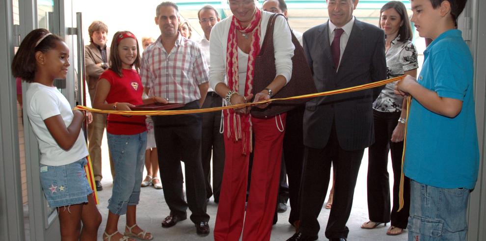 La consejera de Educación, Cultura y Deporte inaugura el C.P. El Espartidero del barrio zaragozano de Santa Isabel