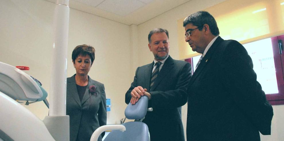 El nuevo centro de salud de Alcañiz mejora las condiciones de Atención Primaria para 18.700 personas . El coste total de esta infraestructura, incluido su equipamiento, supera los 3 millones de euros
