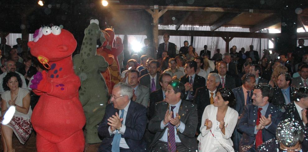 Imágenes sobre la celebración del quinto aniversario de Dinópolis