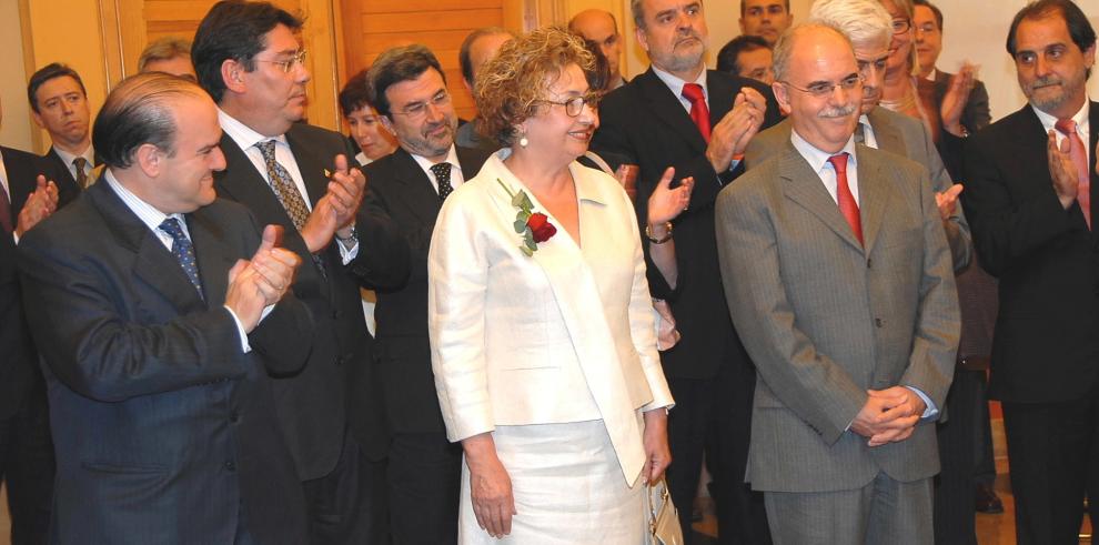 Alberto Larraz, nuevo consejero de Economía, Hacienda y Empleo, toma posesión de su cargo