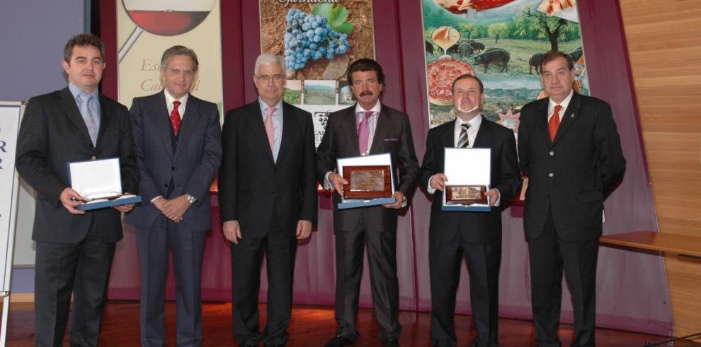 El consejero de Agricultura y Alimentación asiste a la entrega de los Premios a la mejor PYME aragonesa
