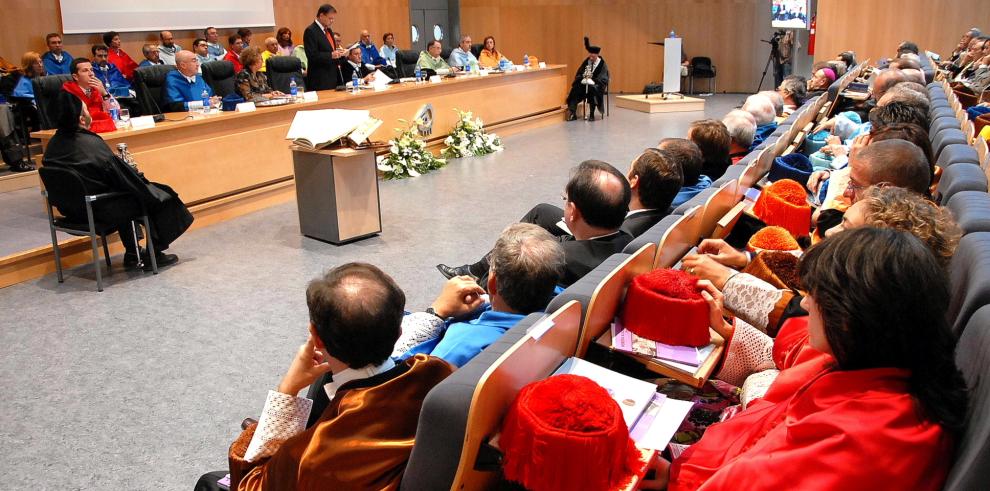 El presidente Marcelino Iglesias ha presidido esta mañana la apertura del curso 2006-2007 de la Universidad de Zaragoza