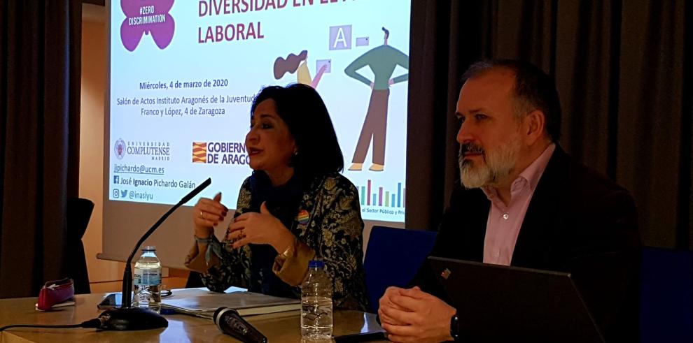 La Dirección General de Igualdad y Familias pone el foco en la discriminación laboral que sufre el colectivo LGTBI porque acabar con ella es "clave para su integración"