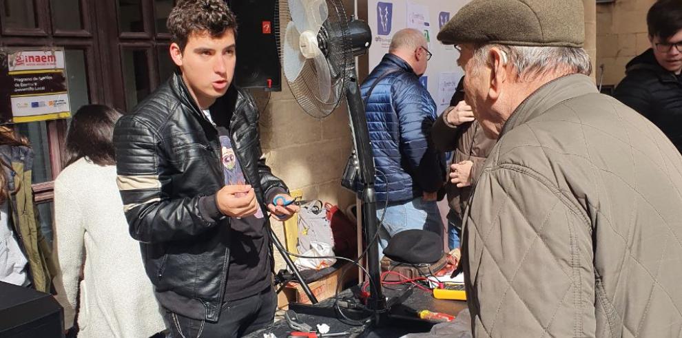 Un “Repair Café” en Alcañiz para afrontar el reto de reducir la generación de residuos domésticos mediante la reparación