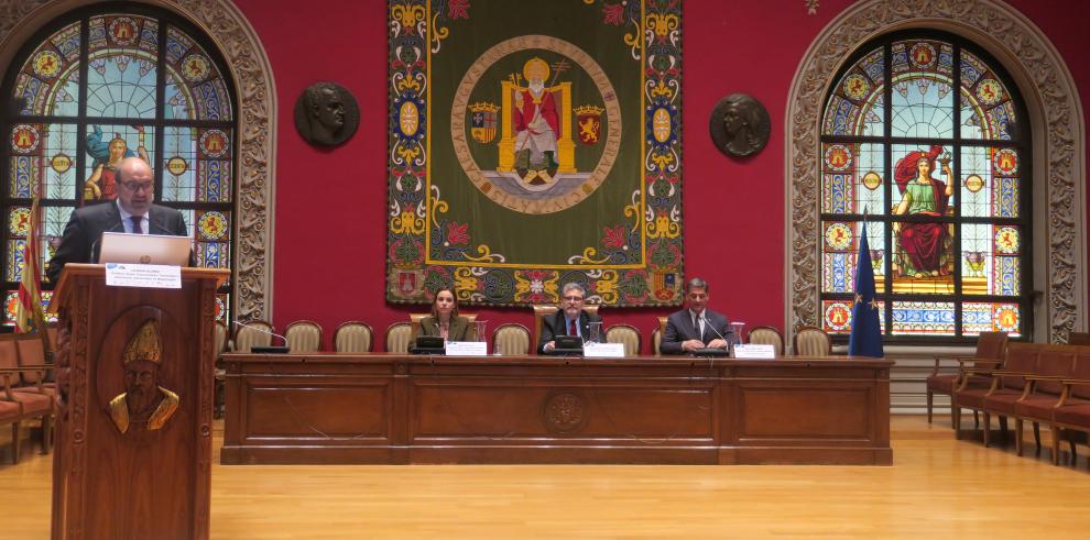 La consejera de Ciencia, Universidad y Sociedad del Conocimiento, Maru Díaz , ha asistido a la inauguración del séptimo Foro de Desarrollo Rural. Unas jornadas organizadas por el Colegio Oficial de Ingenieros Agrícolas.