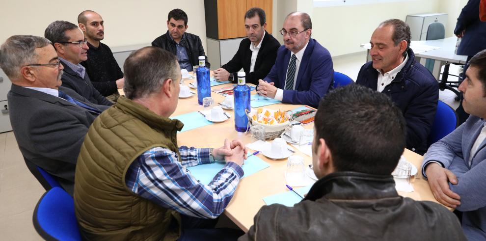 Lambán visita Larrosa Arnal, empresa fabricante de maquinaria agrícola de última generación en el Campo de Belchite desde hace casi 90 años