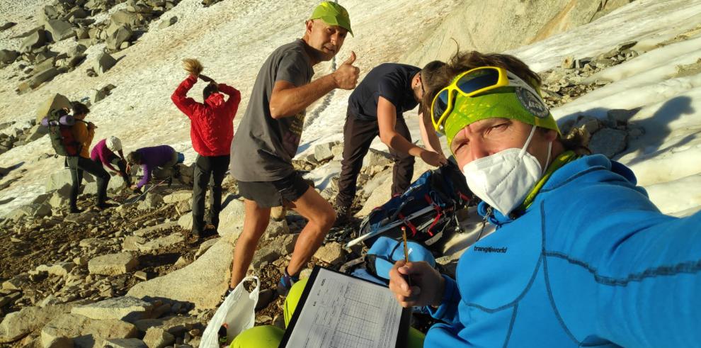 El perfil de los montañeros en Aragón en un verano de pandemia: menos extranjeros, más jóvenes y peor preparados
