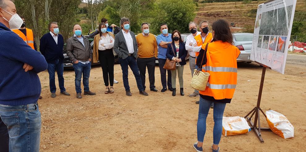 Soro visita las obras de acondicionamiento en la A-1503 en la comarca del Aranda