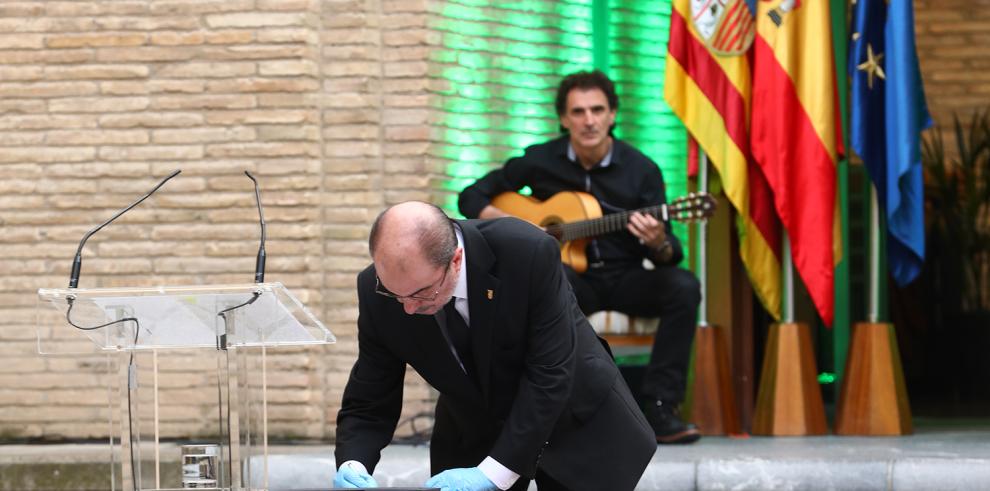 Un sobrio acto para celebrar el Día de Aragón dedicado a las víctimas de la pandemia y a los profesionales que nos cuidan