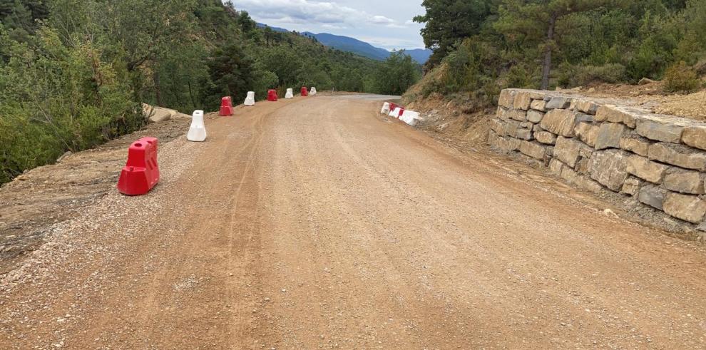 Corte de carretera con motivo de las obras de mejora de firme entre Bernués y Javierrelatre