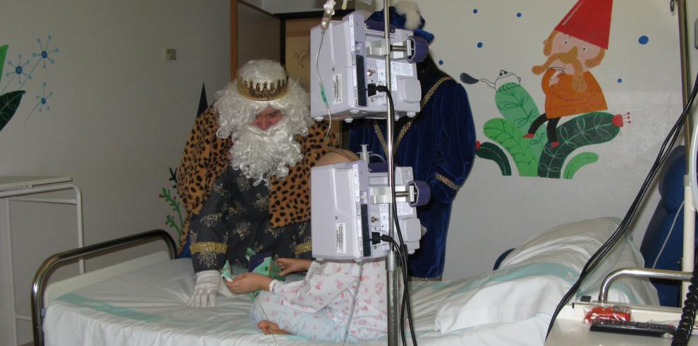 Visita de los Reyes Magos el Hospital Infantil Miguel Servet