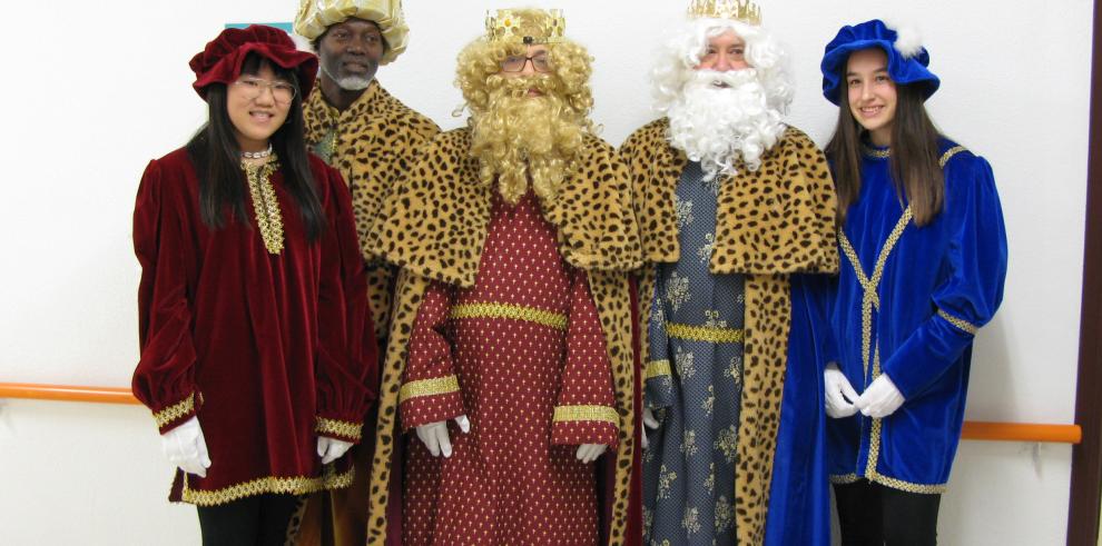 Visita de los Reyes Magos el Hospital Infantil Miguel Servet