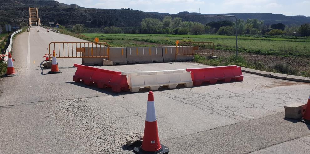 Habilitado el paso peatonal en el puente de Sástago mientras se estudia la solución para la reparación del mismo