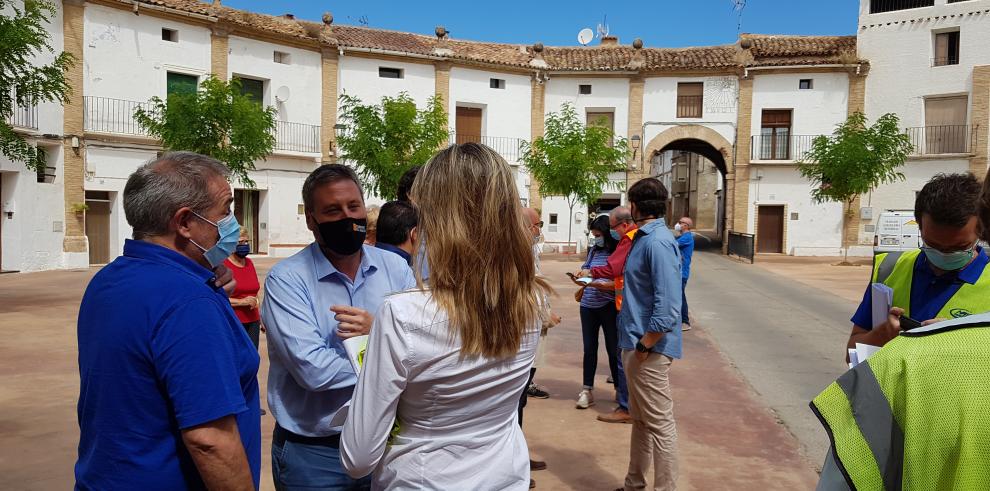 Soro destaca que la travesía es fundamental para salvar los arcos de la plaza de Chodes