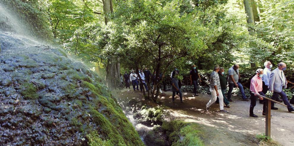 El Gobierno de Aragón acompaña la promoción de enclaves turísticos y seguros como el Monasterio de Piedra para contrarrestar la mala publicidad del coronavirus