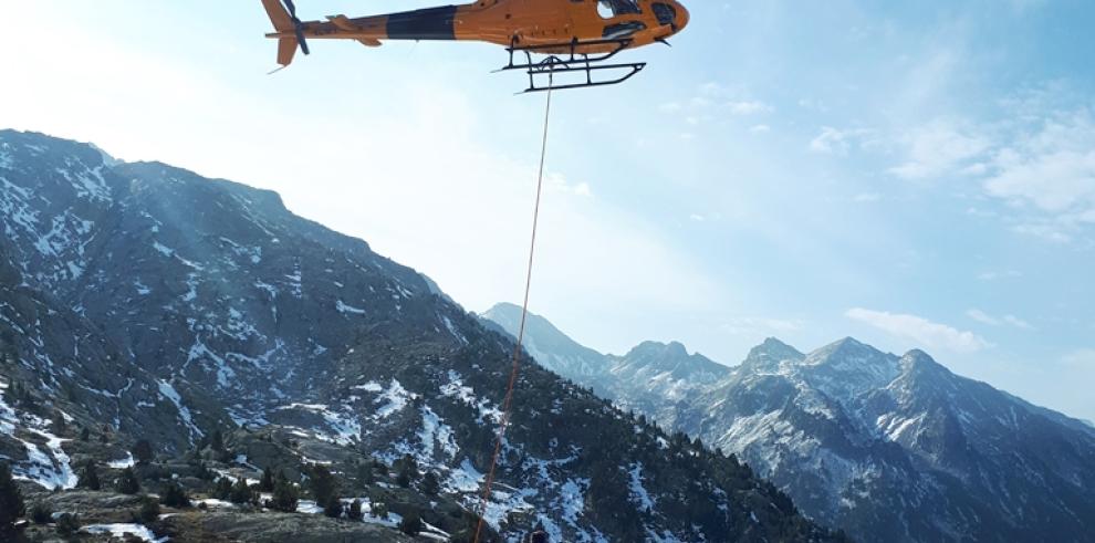 La Fundación Hidrógeno Aragón comienza la instalación de un equipo para almacenar energía en forma de hidrógeno en el refugio de Bachimaña, a 2.200 metros de altitud