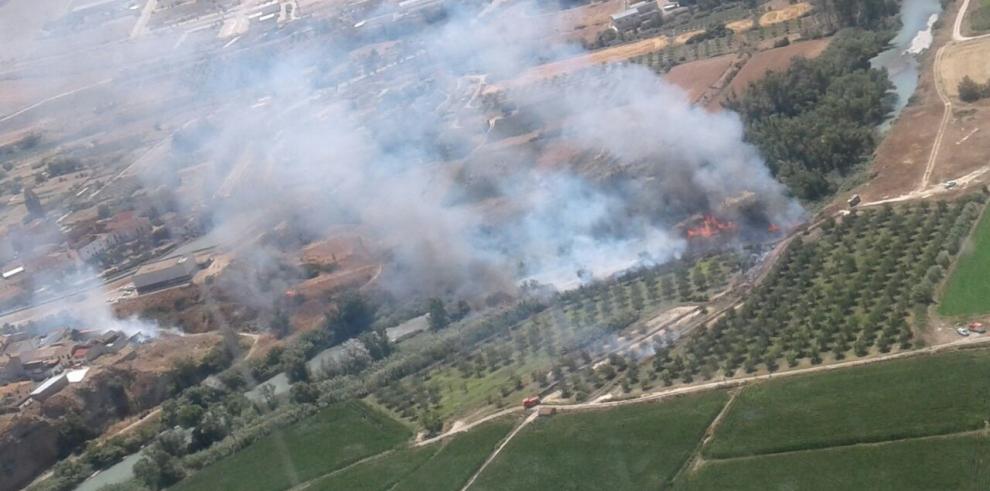 Controlados los dos incendios forestales declarados en María de Huerva y San Mateo de Gállego