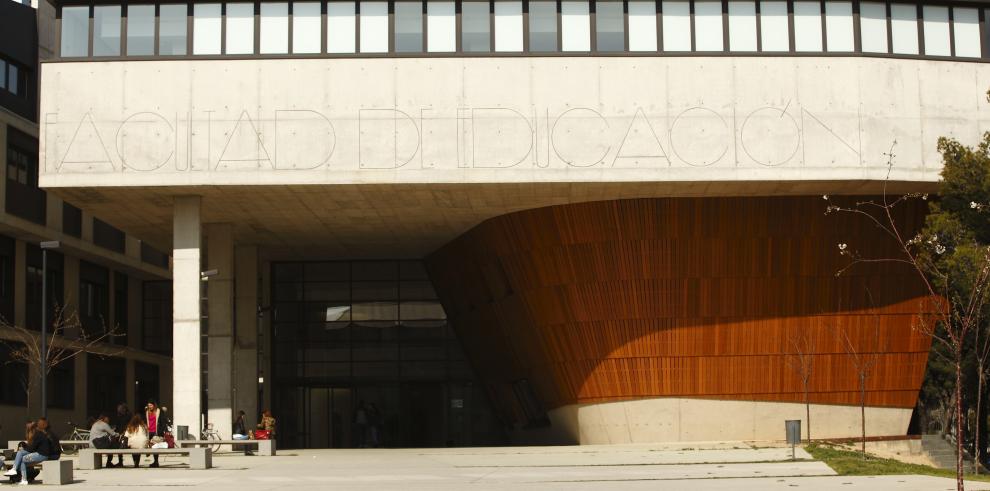 Más de 1.500 estudiantes aragoneses reciben este curso una beca universitaria