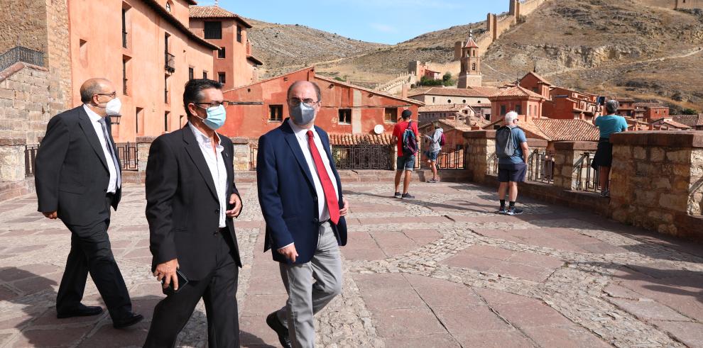 El Presidente de Aragón pone en valor el músculo del turismo de interior que ha capeado la temporada pese al azote de la pandemia