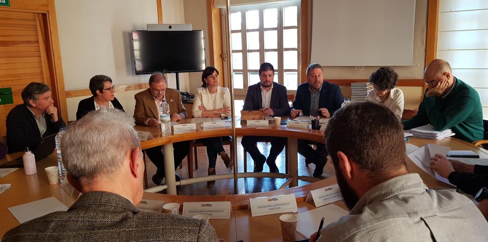 Soro preside la creación de la Comisión de Coordinación del Camino de Santiago-Camino Francés a su paso por Aragón