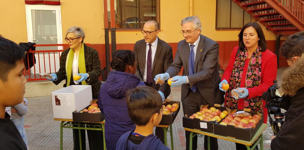 Diez nuevos centros se suman al “Programa de consumo de fruta y leche en las Escuelas”