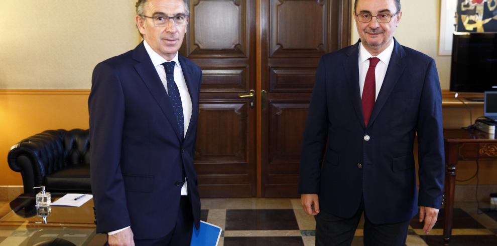 El Presidente de Aragón y el líder de la oposición mantienen un encuentro para fijar prioridades en la superación de la crisis sanitaria y económica