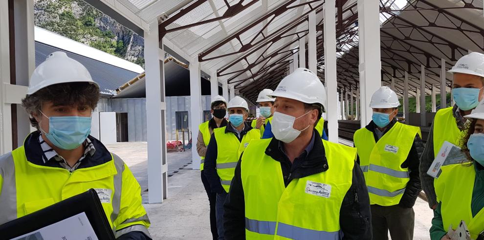 Soro señala que las obras de la nueva estación de viajeros de Canfranc estará lista este otoño