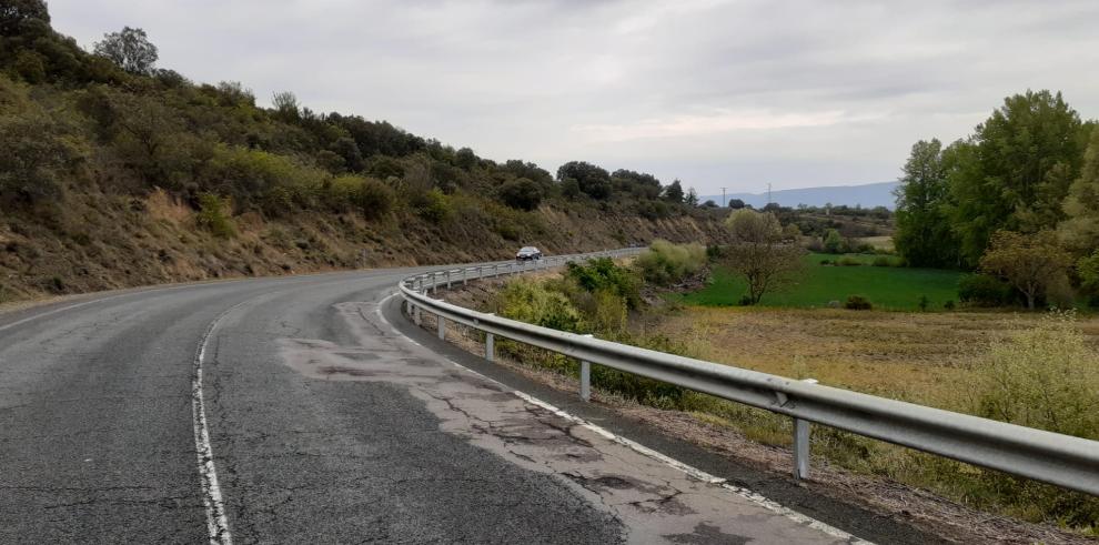 Mejora de la seguridad vial en la carretera A-127 en Sos del Rey Católico