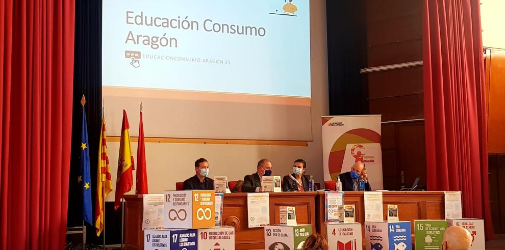 El programa Educación para el Consumidor incluye formación en redes sociales y ciudadanía digital en su oferta para el curso 2021-2022