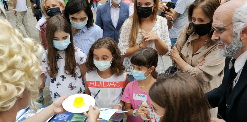 Díaz participa en la Noche de los Investigadores y celebra que la ciencia vuelva a tomar la calle para “contagiar a las próximas generaciones de la pasión por la investigación”