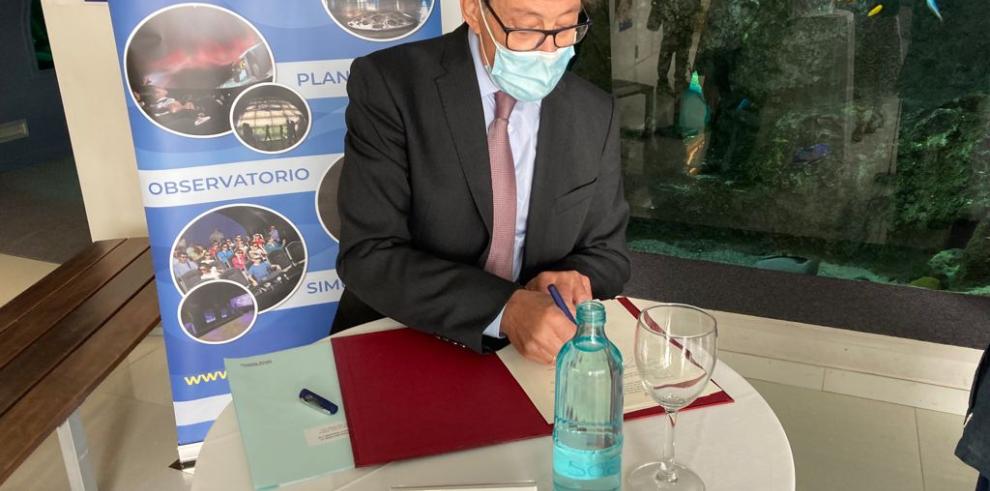 El Planetario de Aragón y el Acuario de Zaragoza firman un convenio para potenciar para aprovechar las sinergias entre ambas instalaciones