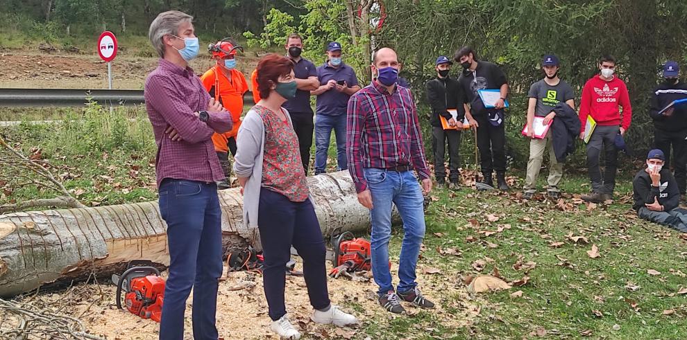 El director general de Medio Natural y Gestión Forestal visita el IFA de Jaca