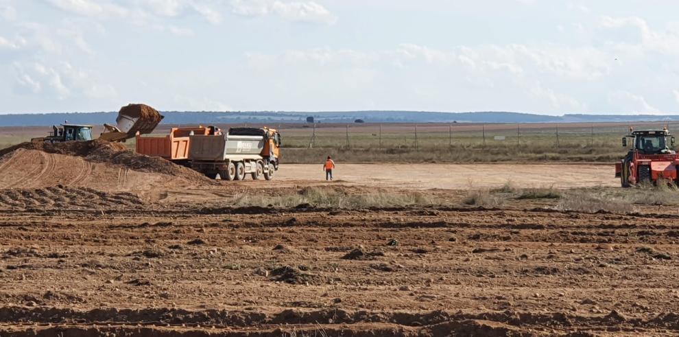 Avanzan las obras para crear nuevo espacio para aeronaves en zona sur del Aeropuerto de Teruel