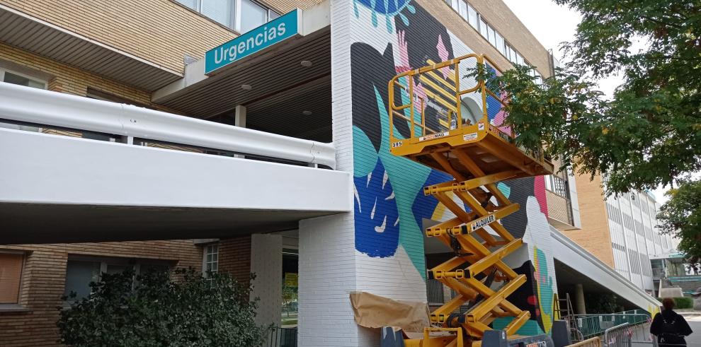 Intervención artística en la fachada del Hospital Materno Infantil