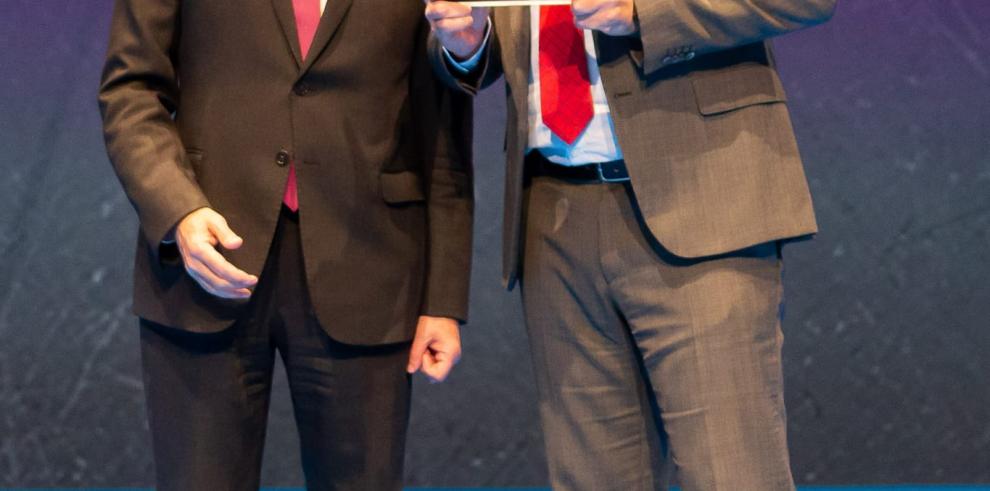 XXXXX, XXXXX y XXXXX se llevan los premios a la Excelencia Empresarial en su 25 aniversario