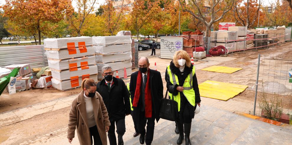 Lambán visita las obras de la nueva Facultad de Filosofía y Letras, icono del compromiso imparable del Gobierno con la Universidad 