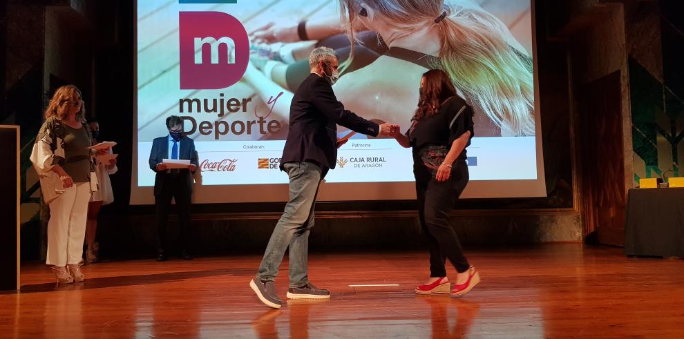 Lorena García, primera árbitra de la liga Asobal, galardonada como mejor deportista individual