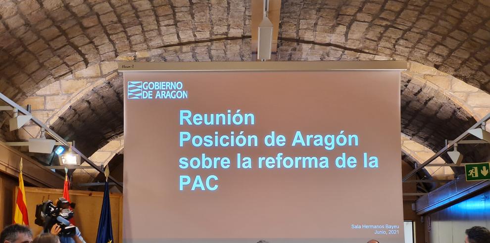 Olona: “Me cuesta entender cómo determinadas organizaciones y colectivos que representan a los agricultores profesionales no apoyen la supresión de los derechos históricos”