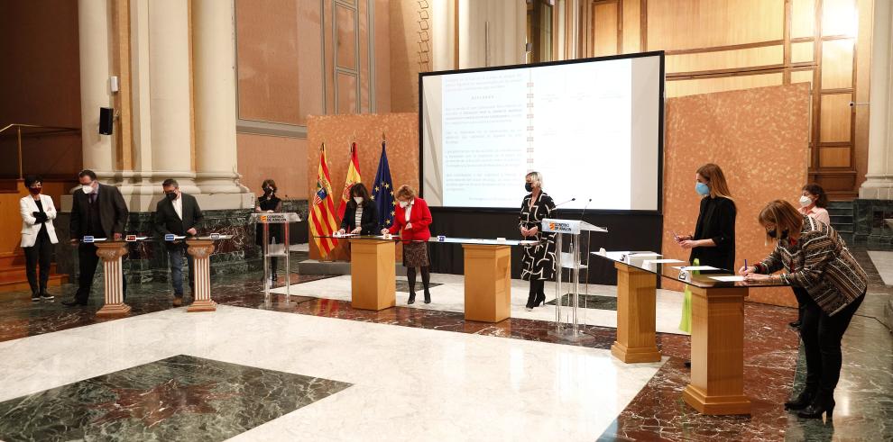 Los medios de comunicación aragoneses se adhieren al decálogo para tratar las migraciones desde el punto de vista de los Derechos Humanos