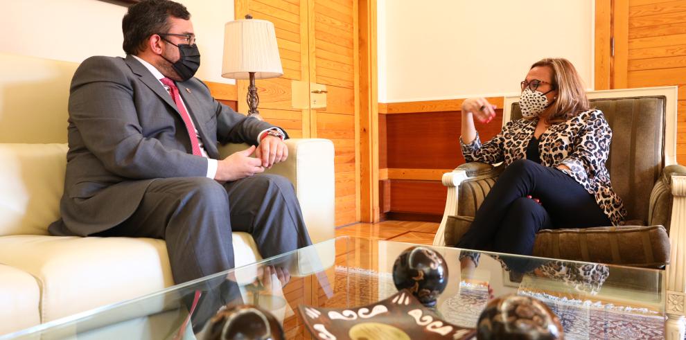  Los gobiernos de Aragón y Navarra celebrarán una cumbre bilateral tras el verano para actualizar el protocolo general de colaboración