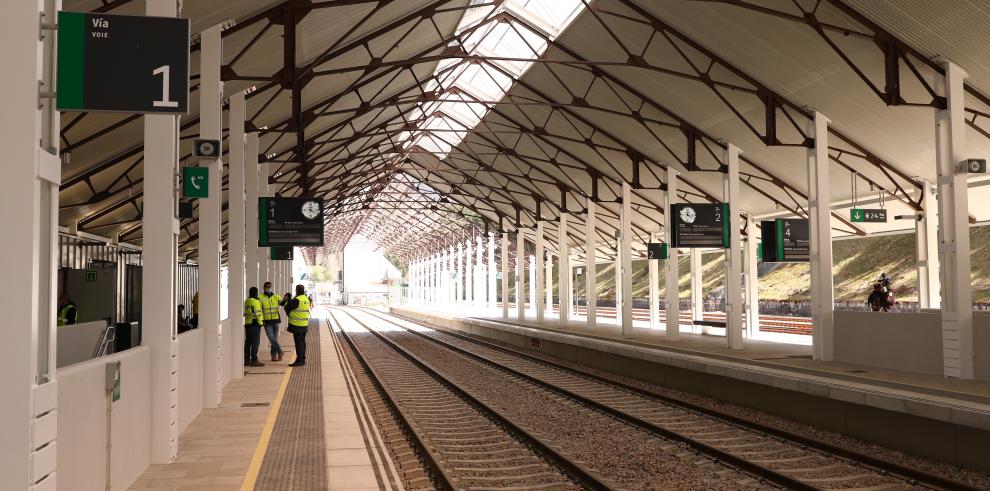 Los trenes ya circulan por la nueva estación de Canfranc