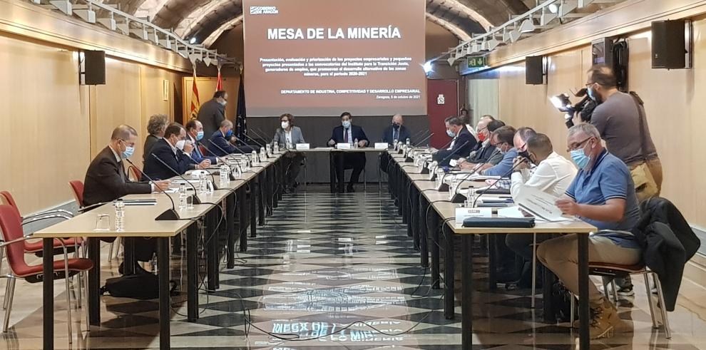 Aliaga ha presentado en la Mesa de la Minería los 39 proyectos empresariales que Aragón prioriza para el Plan Miner 2019-2027