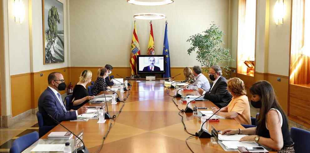 El Gobierno de Aragón impulsa los trámites para repartir con celeridad 141 millones de ayudas a autónomos y empresas