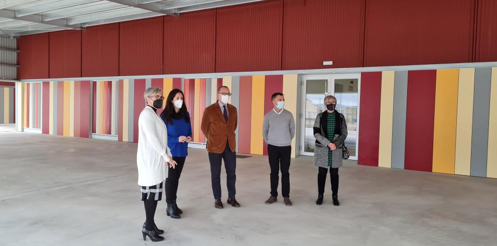 El consejero Felipe Faci visita el nuevo colegio de Alfajarín, que se ha estrenado el presente curso 