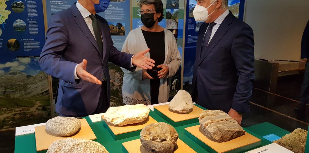 El Gobierno de Aragón difunde la actividad de los geoparques mundiales a través de una exposición itinerante