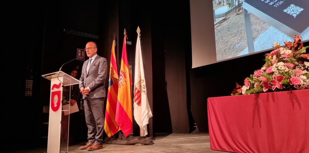 Cariñena resignifica el monumento de homenaje y recuerdo a las víctimas de la Guerra Civil