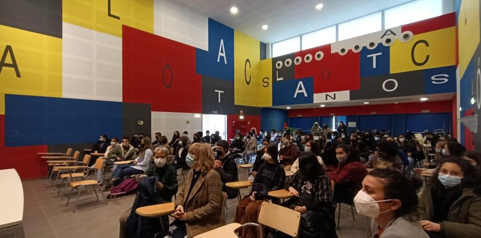 Educación se suma a la celebración del Día Internacional de la Mujer y la Niña en la Ciencia