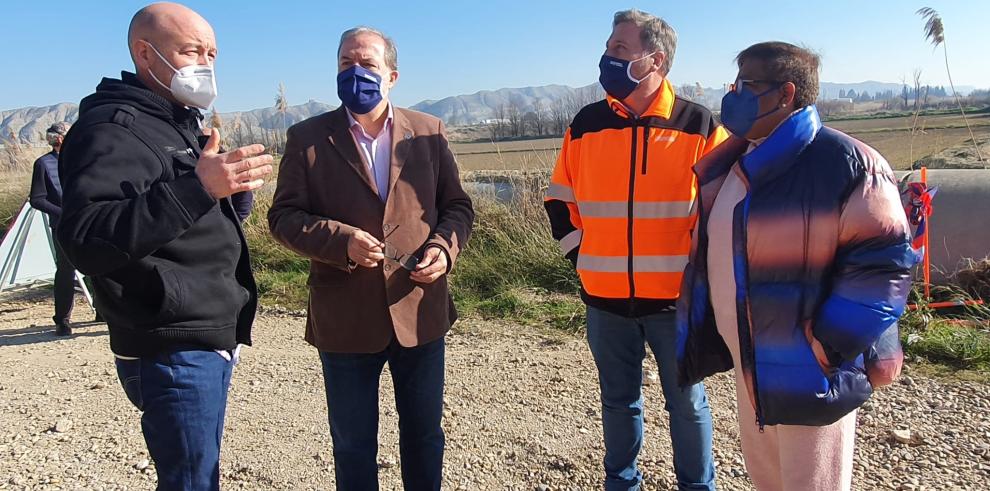 Soro visita las obras de emergencia en Pina de Ebro y Villafranca de Ebro 